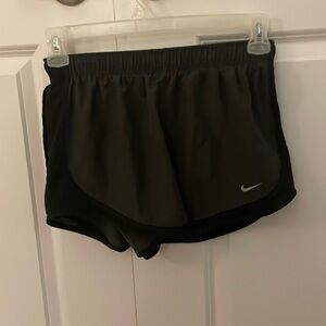 Nike dri fit shorts black size medium brand new